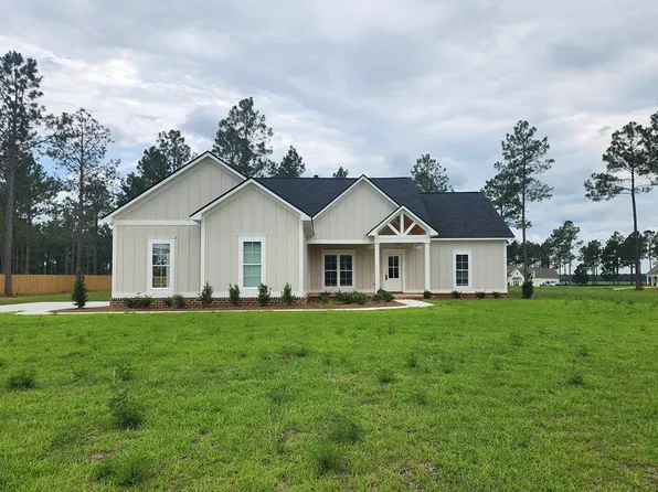 111 Stornoway Dr, Leesburg, GA 31763