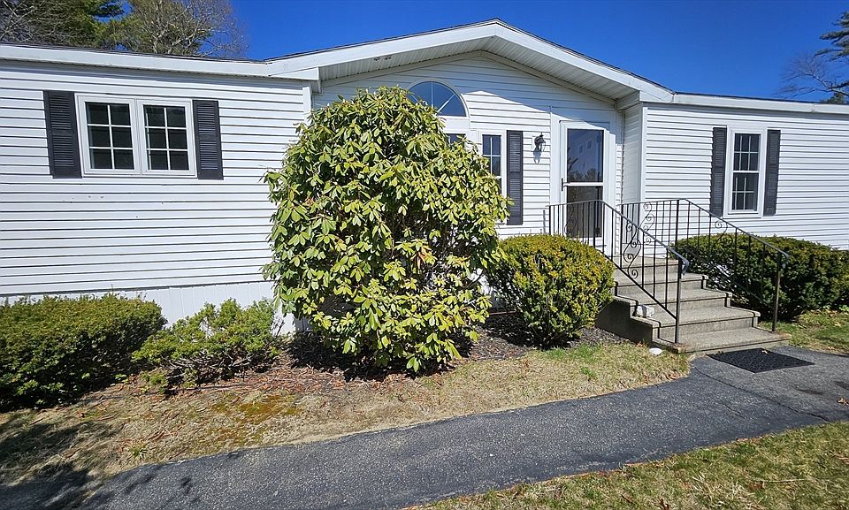 1st image of 11 Oldfield Dr
