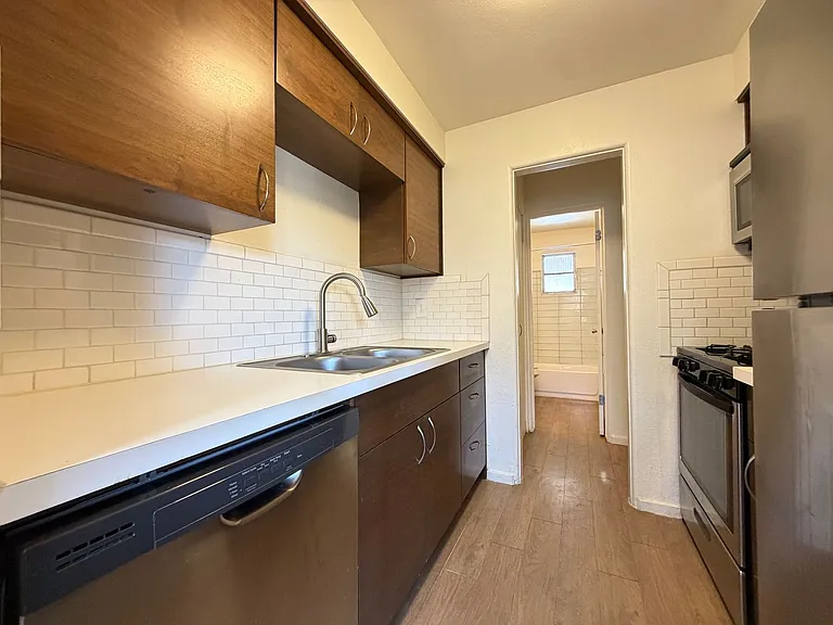 4415-4420 N 8th Ave — Photo 5