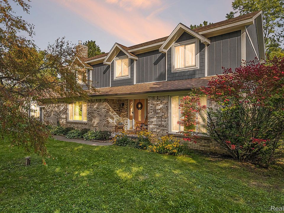 1st image of 5510 Broadmoor Ct