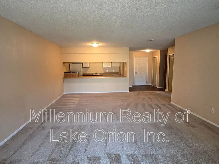25 Louck St #16 — Photo 4