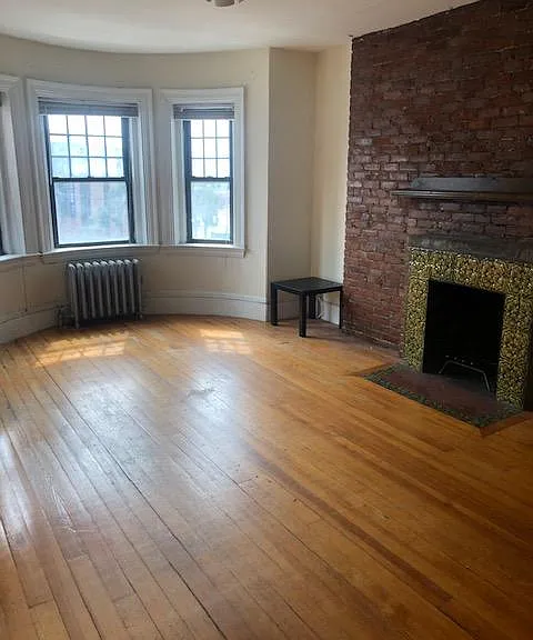 525 Newbury St #4 — Photo 2