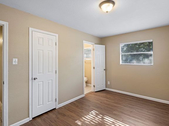 4th image of 657 Pecan Ln Lane