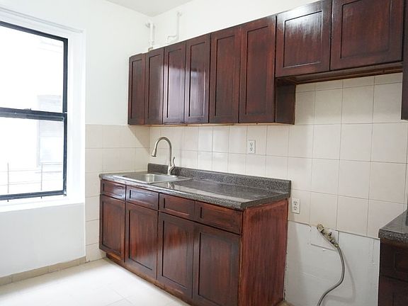 5th image of 549 Isham St APT 37