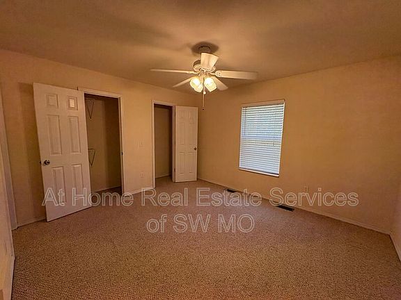 4th image of 1820 W Walnut Lawn St #L4