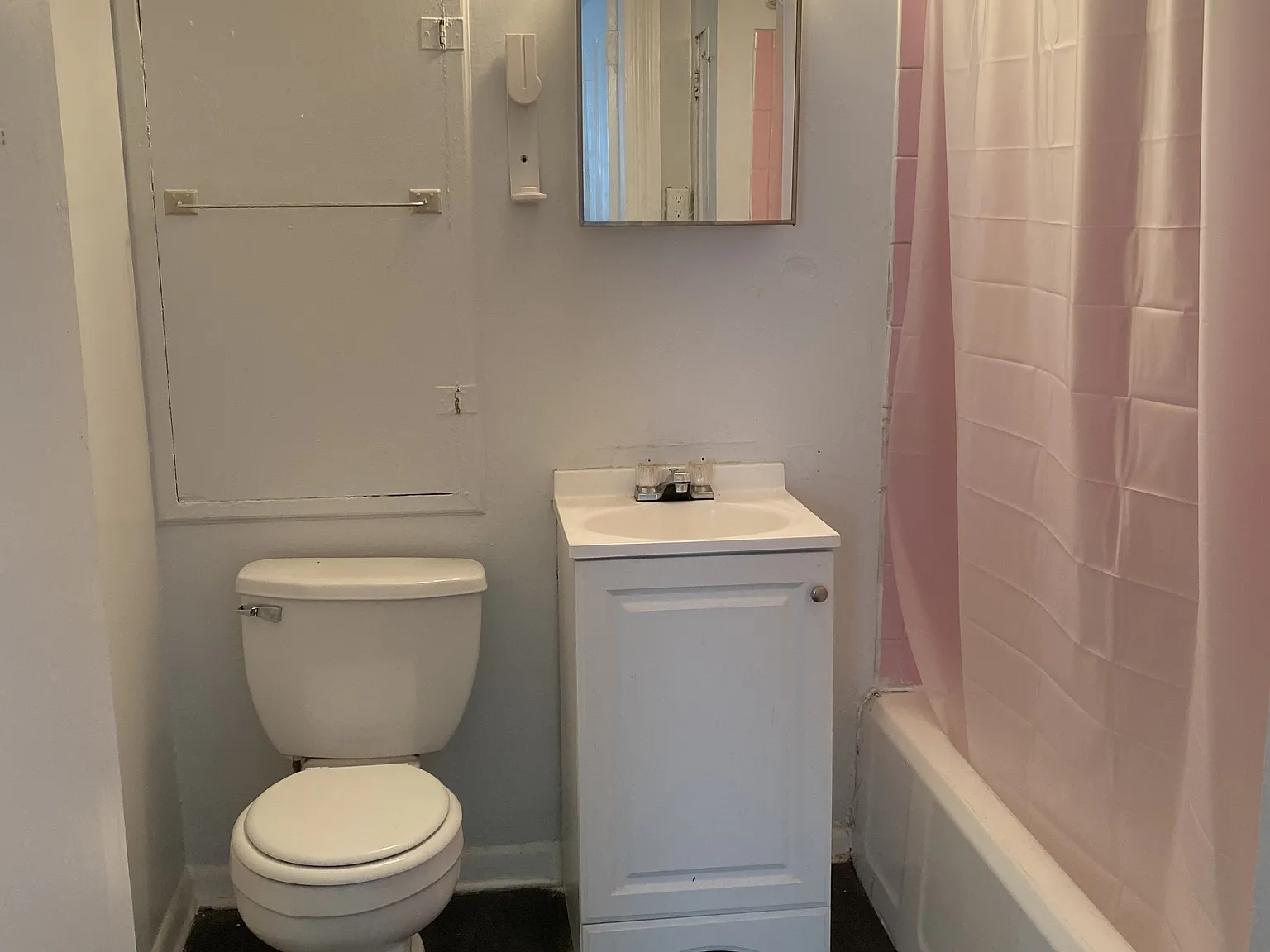 101 Thorndale Ter. - 2 — Photo 3
