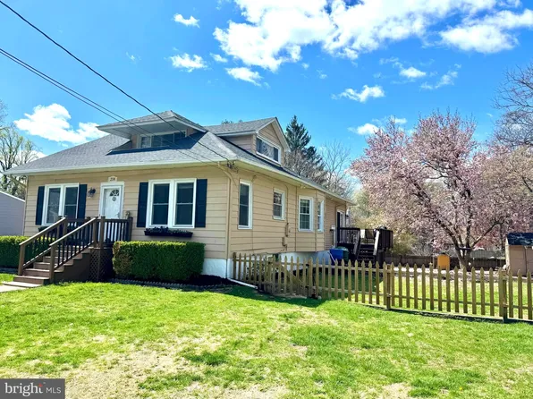 214 Ashland Ave, Cherry Hill, NJ 08003