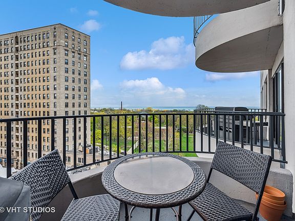 5th image of 2020 N Lincoln Park W APT 8D