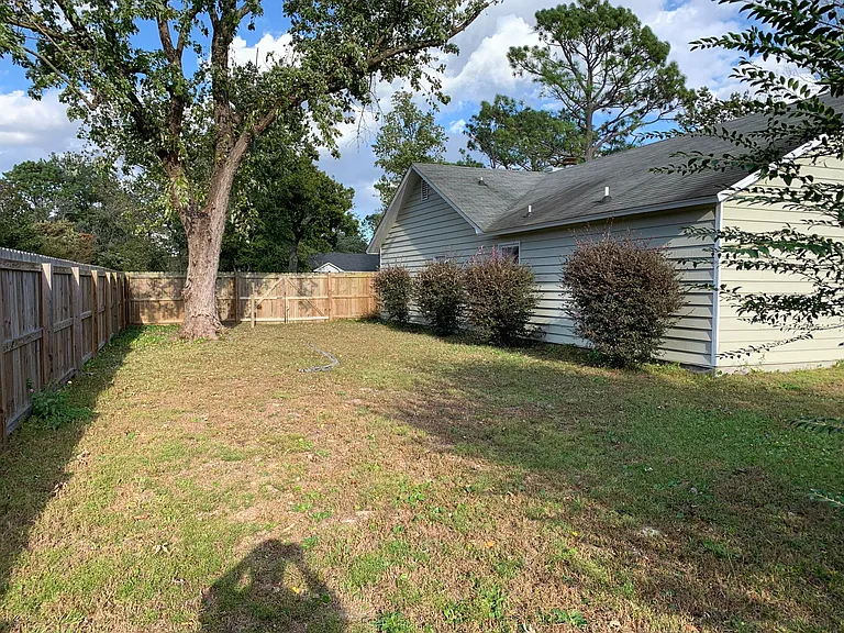 3605 Leaning Tree Ct — Photo 1
