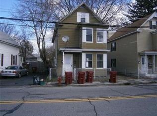 411 Lakeview Ave, Lowell, MA 01850