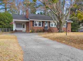 902 Rollins Ave, Hamlet, NC 28345