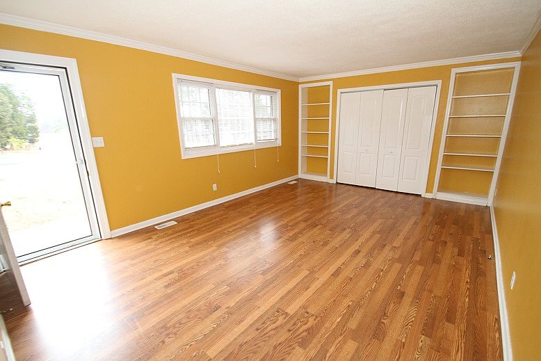  Laminate Flooring added in 2005