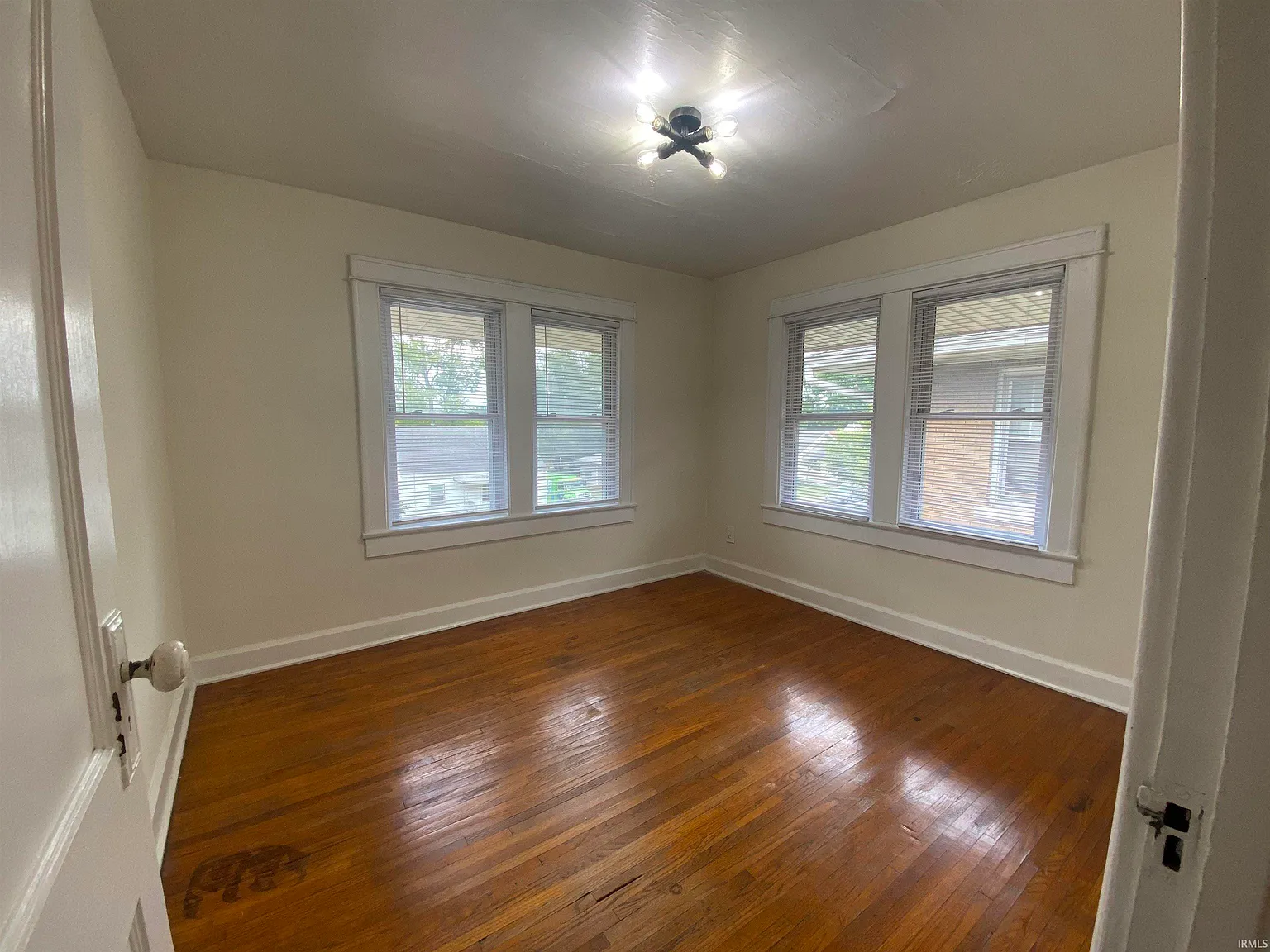 2 bed, 1.0 bath, 800 sqft, $1,200 — Photo 3