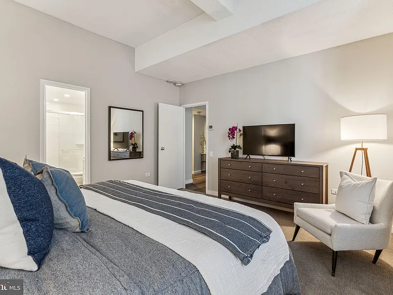 875 Sansom St #1618 — Photo 13