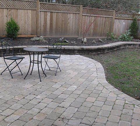 private yard, no neighbors behind