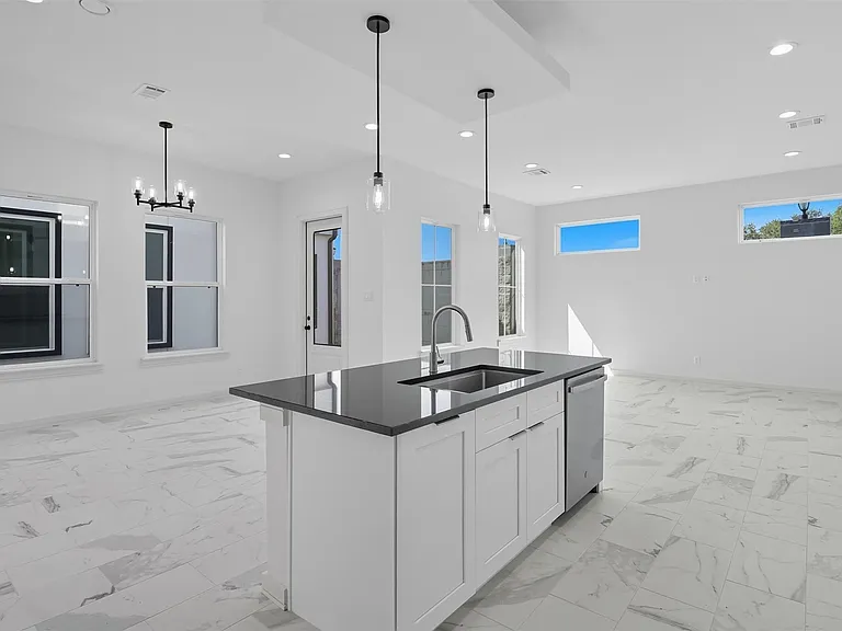 2929 El Fenice Ln — Photo 10