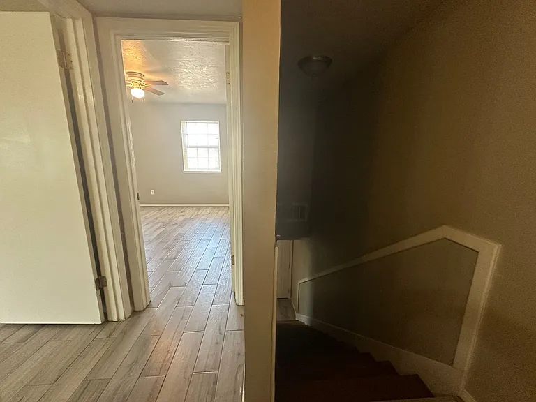 6066 Nw Expy — Photo 12