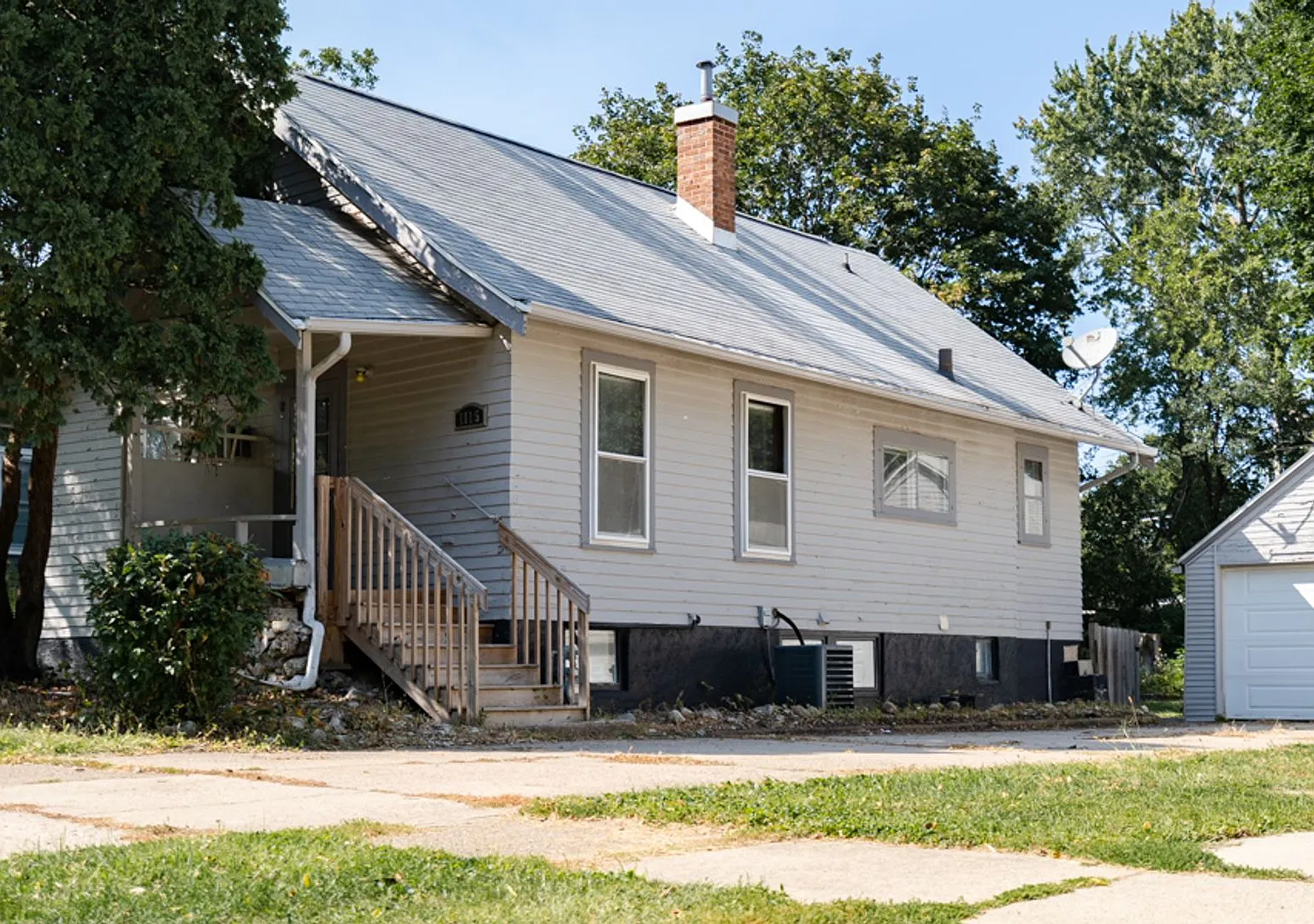 1115 W 11th St - Cedar Falls — Photo 1