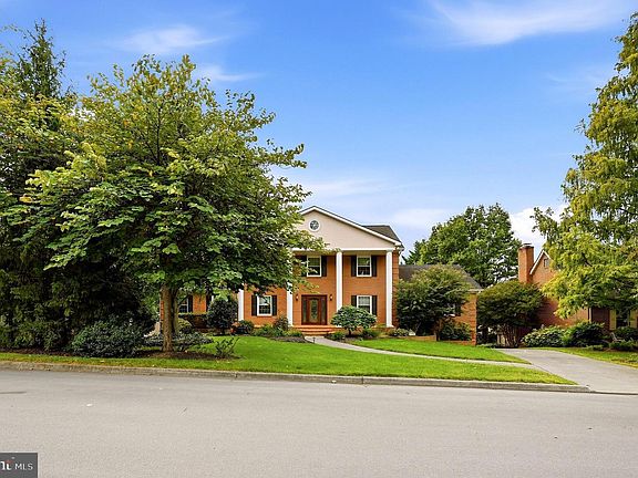3rd image of 637 Treys Dr