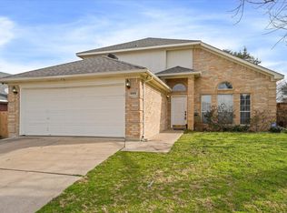6101 Brookfall Dr, Arlington, TX 76018