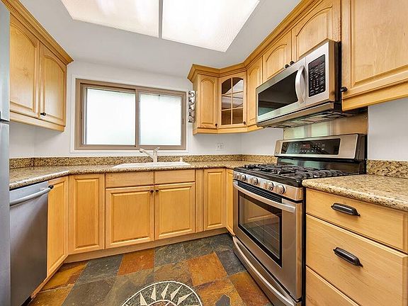 2nd image of 6716 Clybourn Ave Unit 238