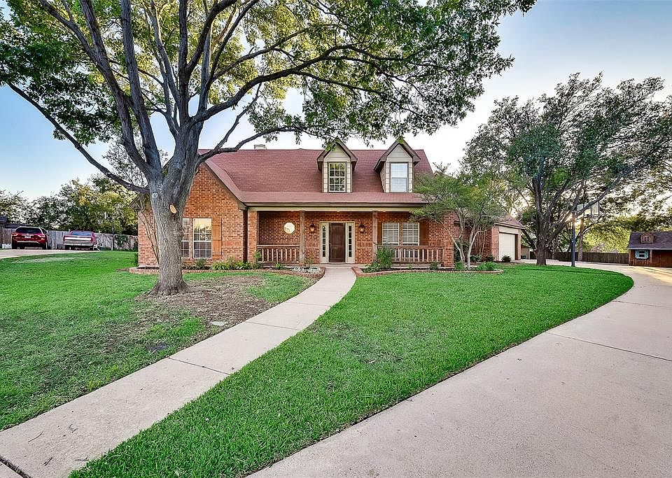 1st image of 1110 Heather Cir