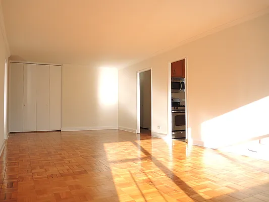 Rented by Sommerlyn Associates | media 4