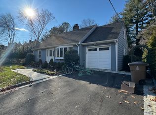 42 Long Hill Dr, Stamford, CT 06902