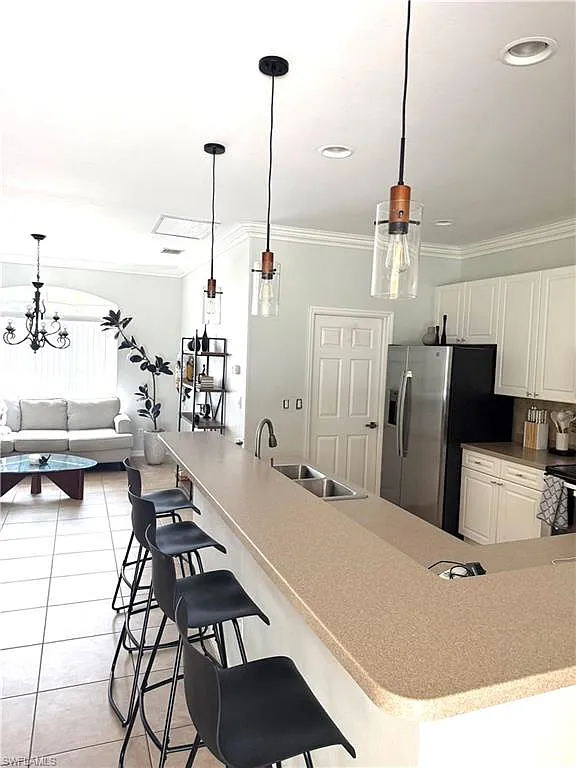 3 bed, 2.0 bath, 1960 sqft, $3,600 — Photo 4