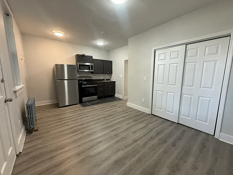 145 Park Ave #2B — Photo 1