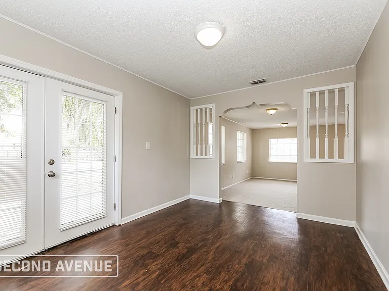 1021 Lake Forest Blvd — Photo 8