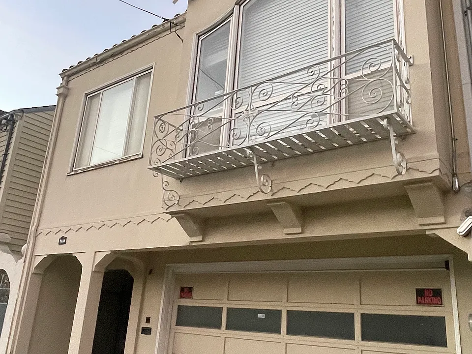 1134 Hollister Ave
