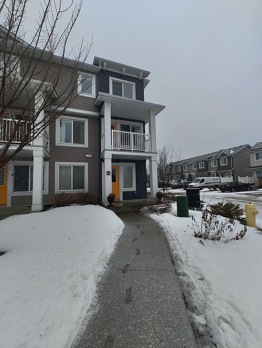 Building Photo - 330 Bulyea Rd NW #63