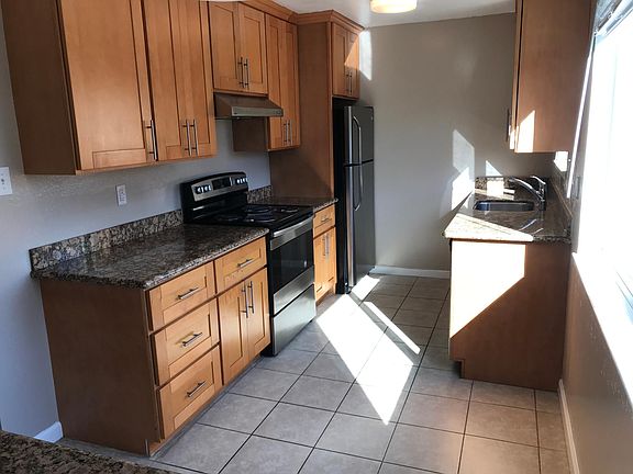 4th image of 1136 Paloma Ave APT 2