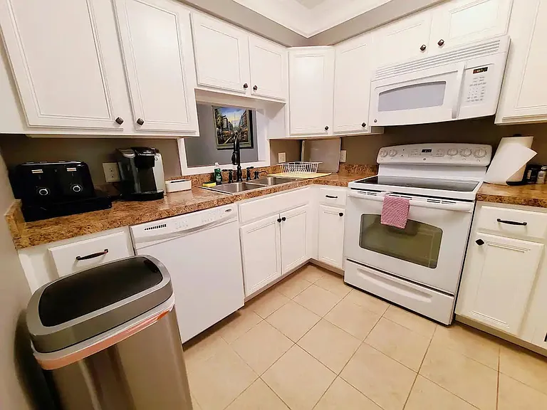 404 Bainbridge Ct #E2 — Photo 42