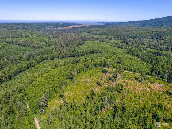 2 E Walberg Road, Chinook, WA 98614