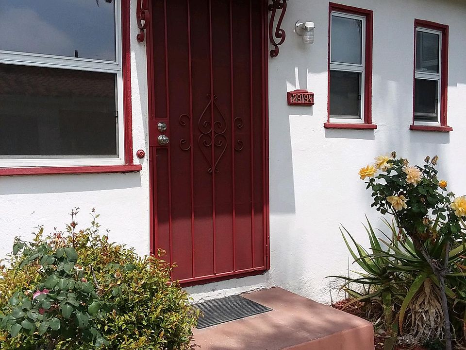 1st image of 2919 1/4 Rowena Ave #2919-1/4