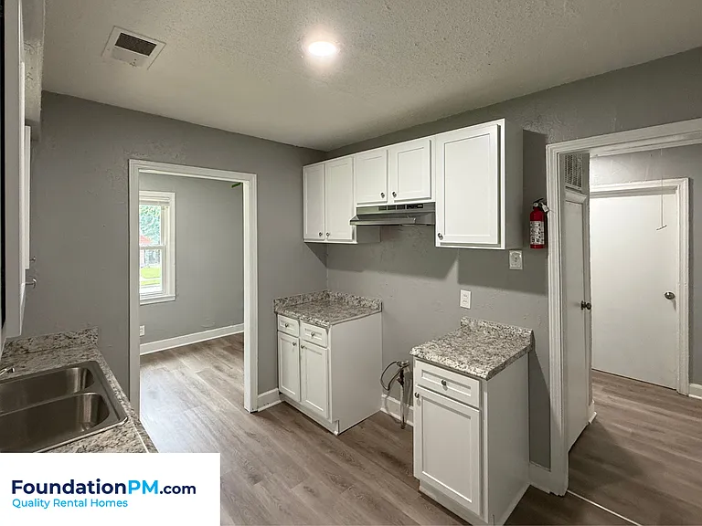 2100 Worthington Cir — Photo 5