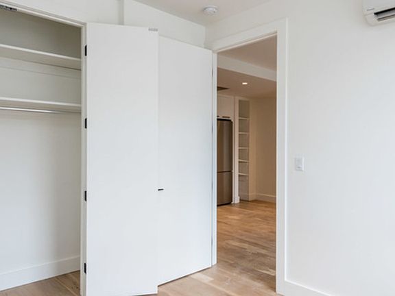 4th image of 246 Johnson Ave #3A