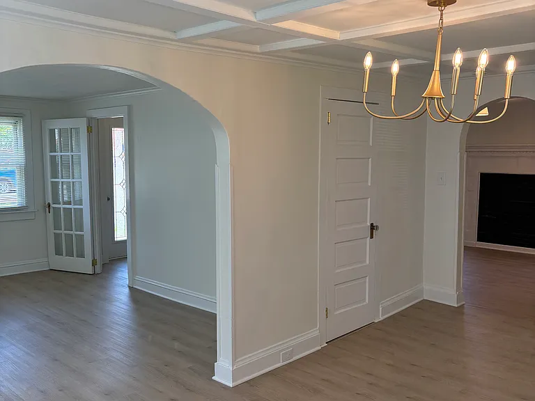 315 Laurel St — Photo 4