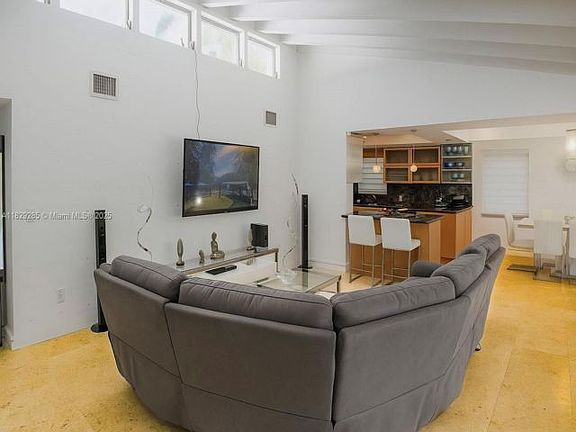3rd image of 1325 Marseille Dr #0