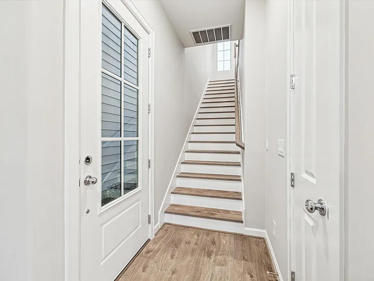810 Glowing Dawn Dr — Photo 19