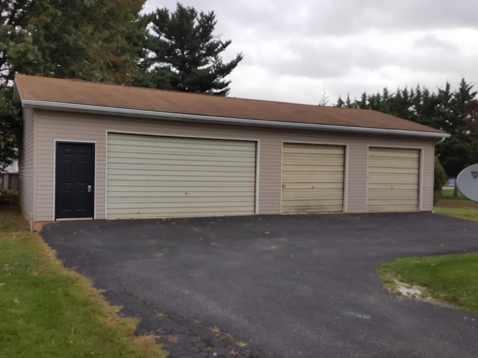 10933 Graystone Dr — Photo 3