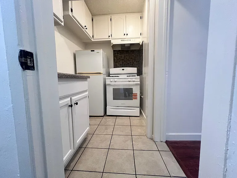 918 S Kenmore Ave #B6 — Photo 5