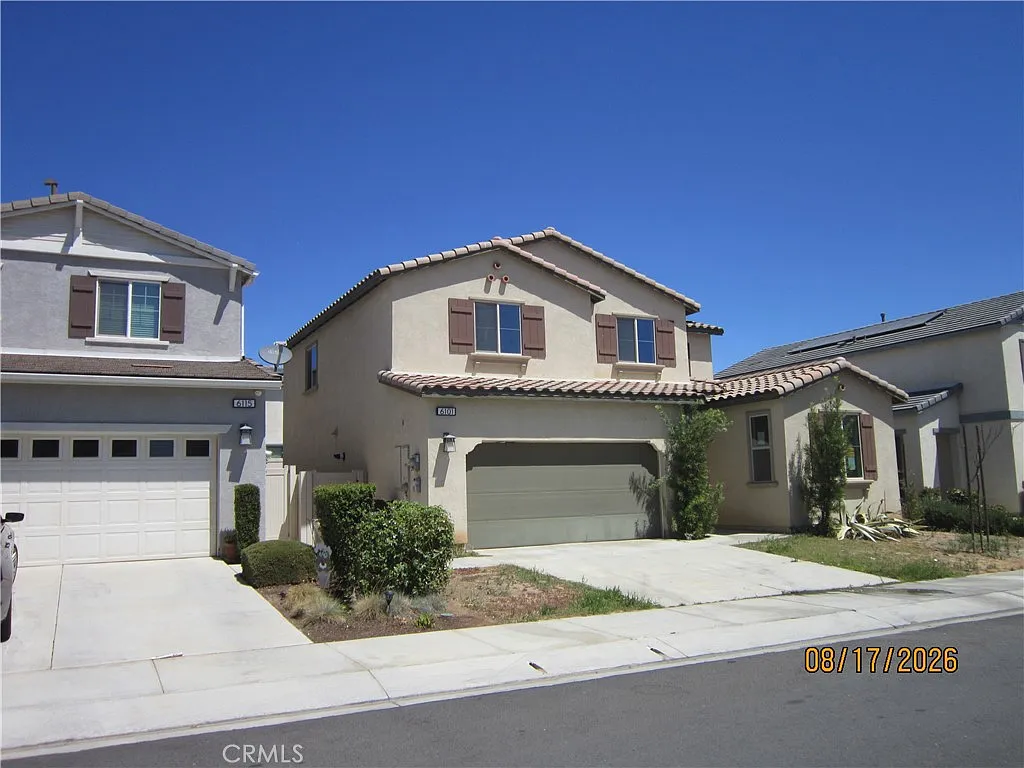4 bed, 3.5 bath, 2195 sqft, $3,000 — Photo 3