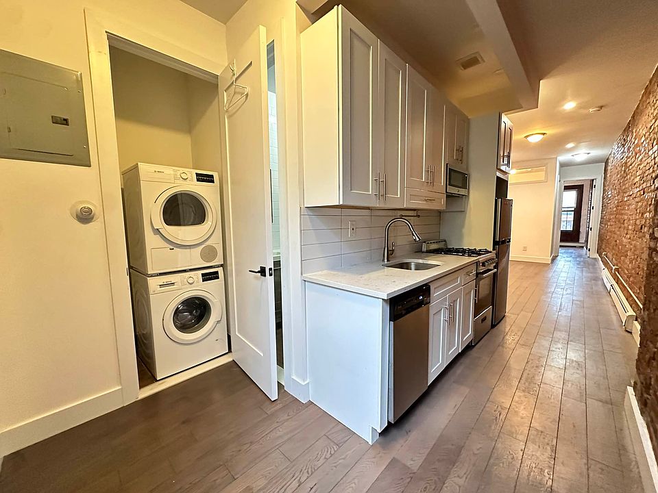 1st image of 542 Bainbridge St #3C