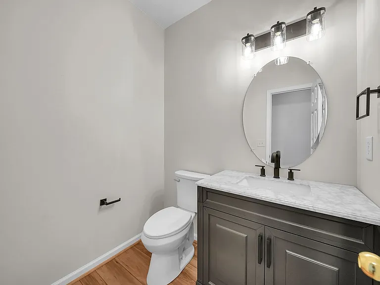 408 Holmes Blvd — Photo 28