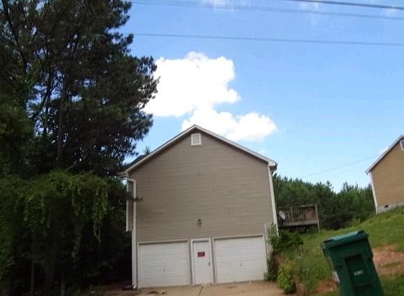 2nd image of 213 Sewell Rd