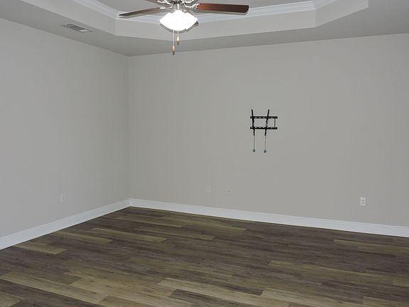 4th image of 3831 Shady Grove Dr