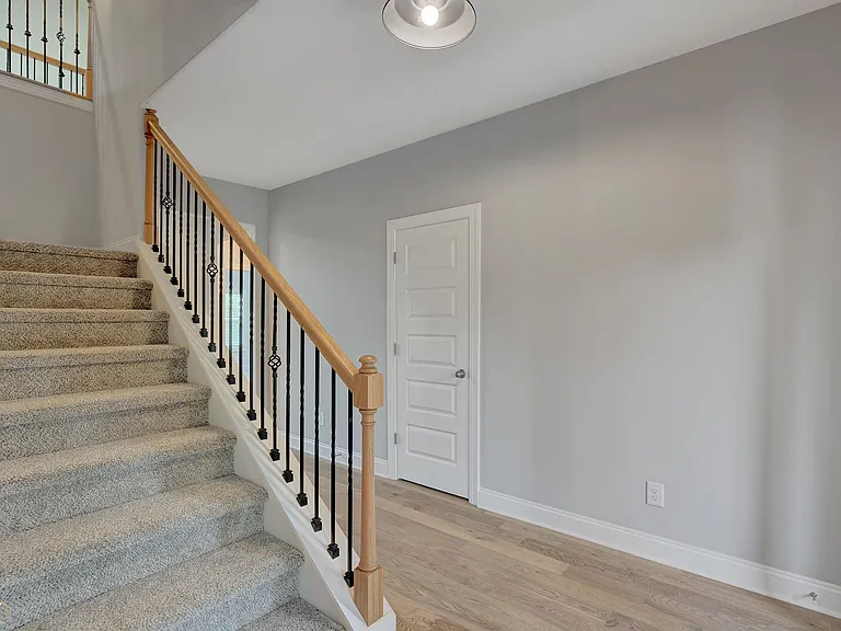 395 Chasewood Ln — Photo 4